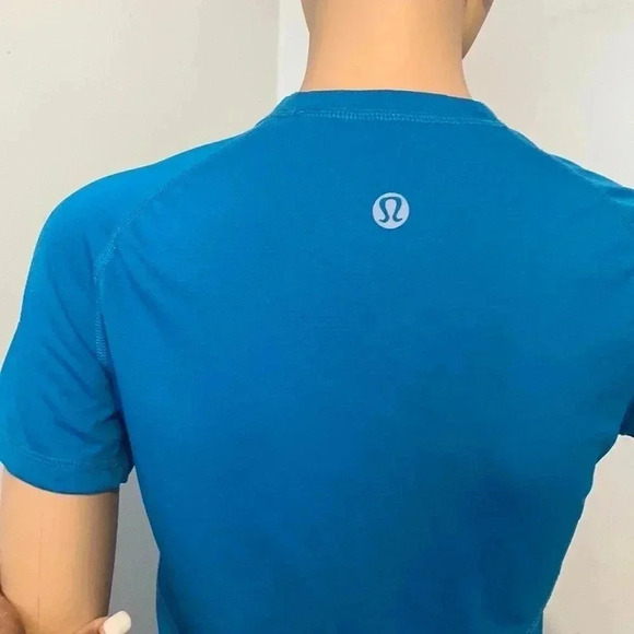 Lululemon Tshirt blue - Picture 5 of 9